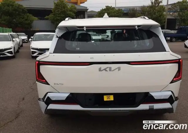 Kia EV5 2026 1.0 автомат (гидро), миниатюра 3