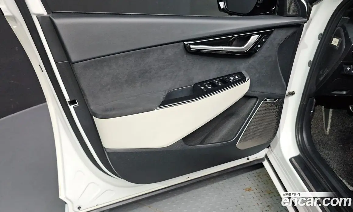 Kia EV6 2021 0.1 автомат (гидро), фото 13