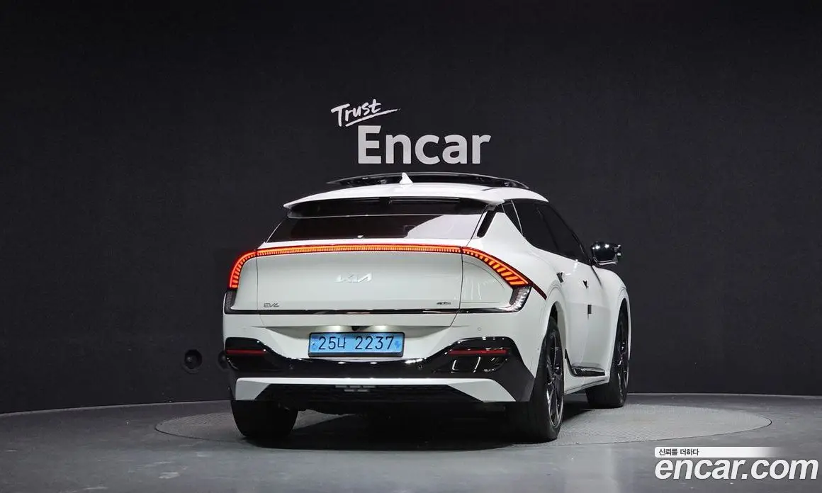 Kia EV6 2021 0.1 автомат (гидро), фото 3