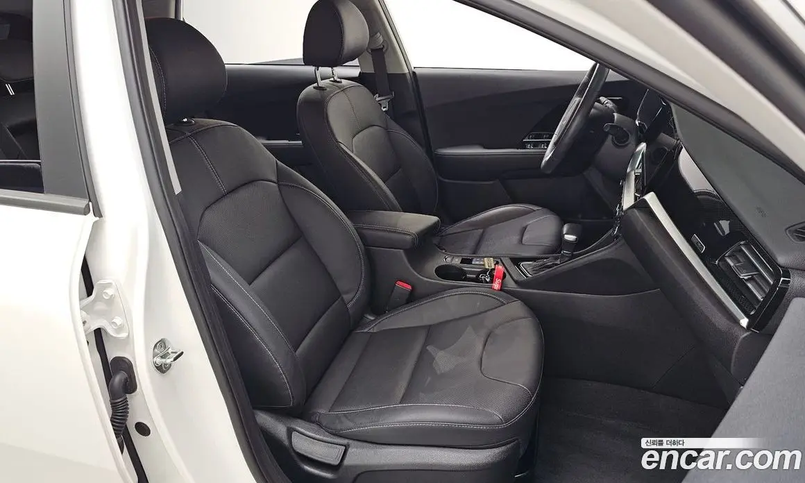 Kia Niro 2021 1.6 автомат (гидро), фото 15