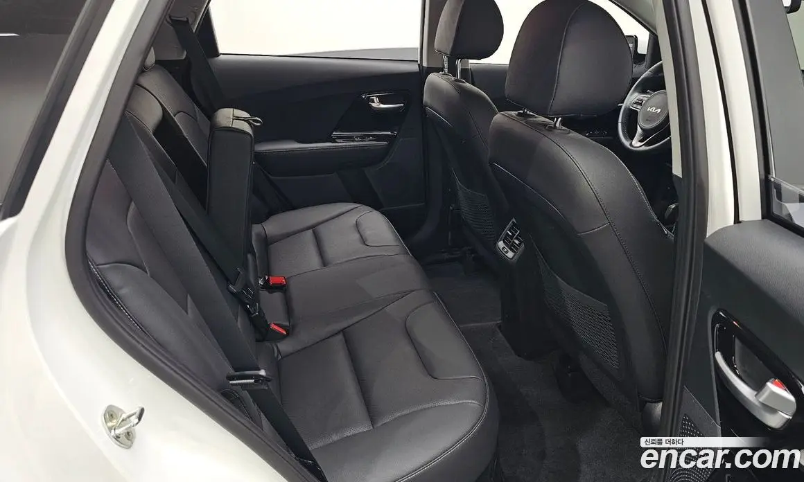 Kia Niro 2021 1.6 автомат (гидро), фото 16