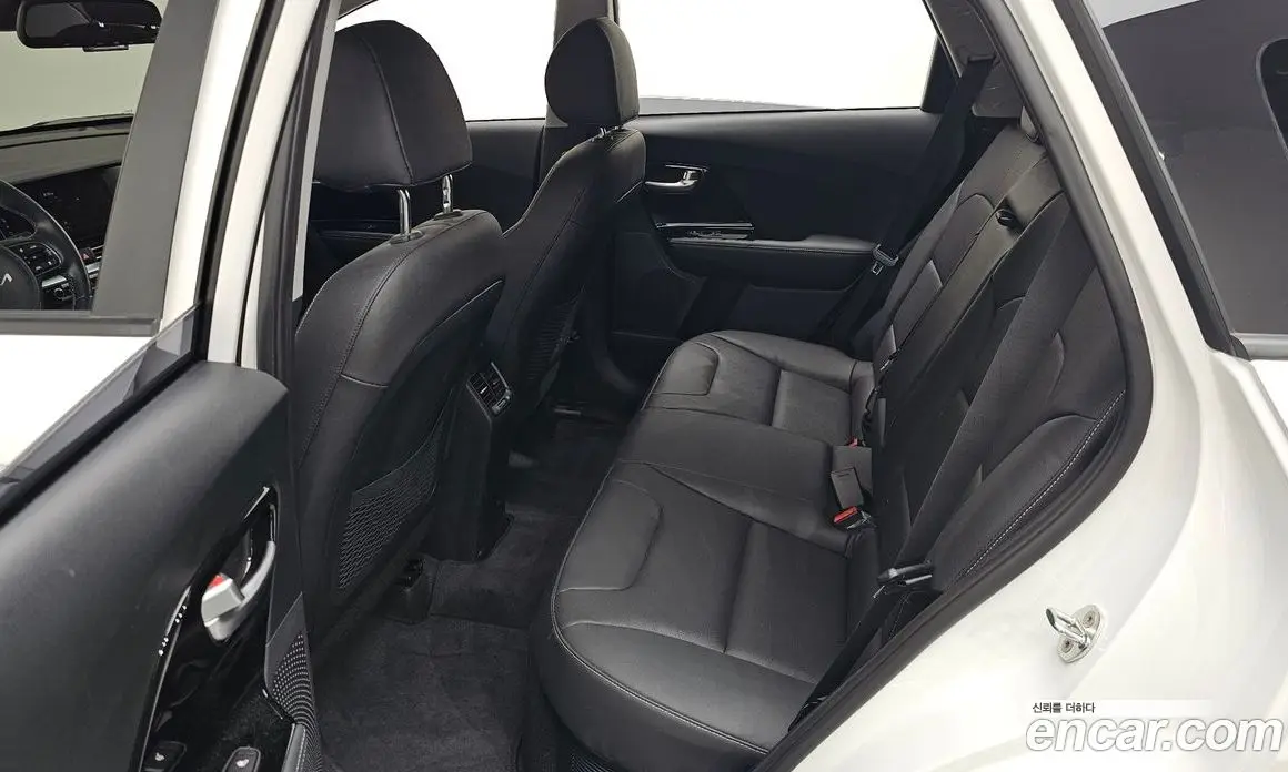 Kia Niro 2021 1.6 автомат (гидро), фото 17