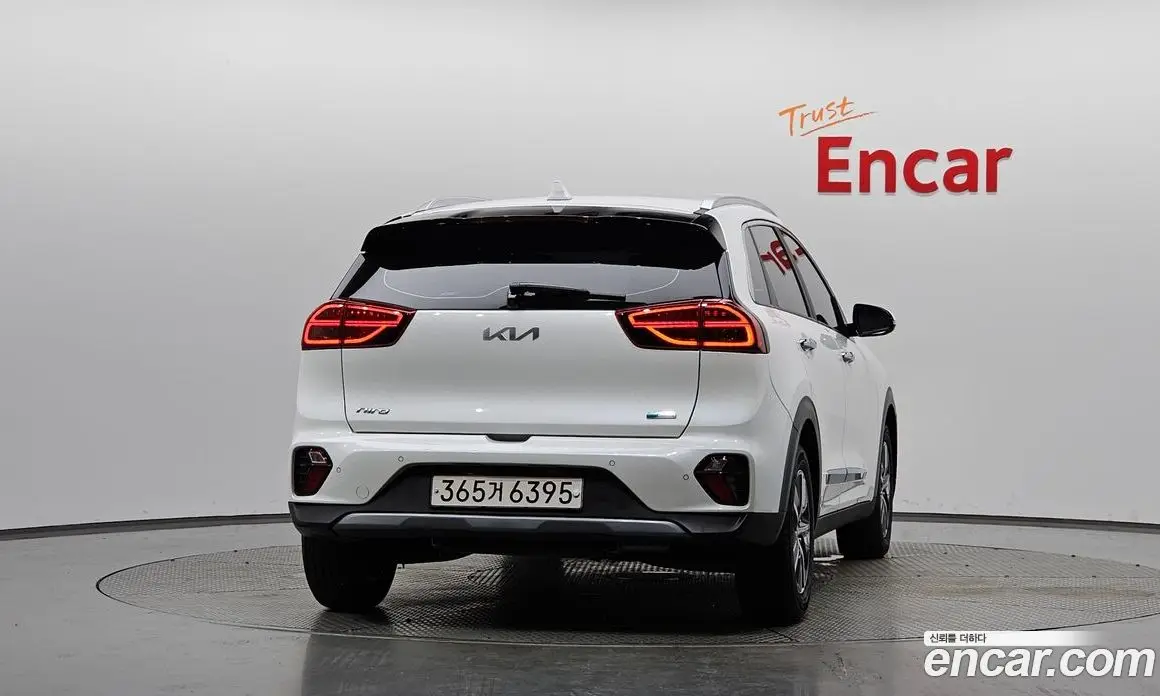 Kia Niro 2021 1.6 автомат (гидро), фото 3