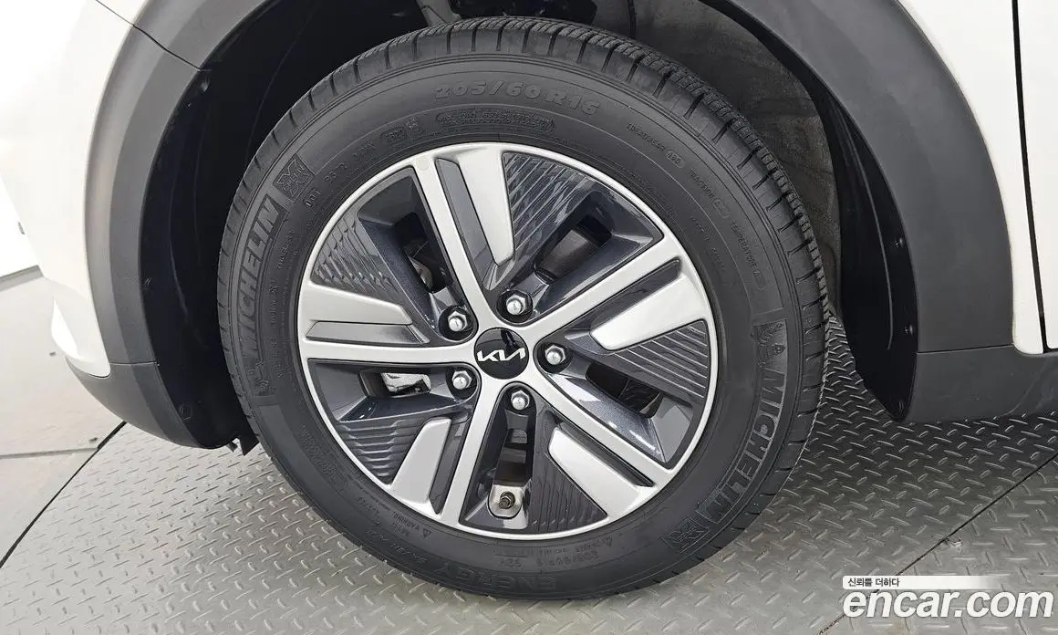 Kia Niro 2021 1.6 автомат (гидро), фото 4
