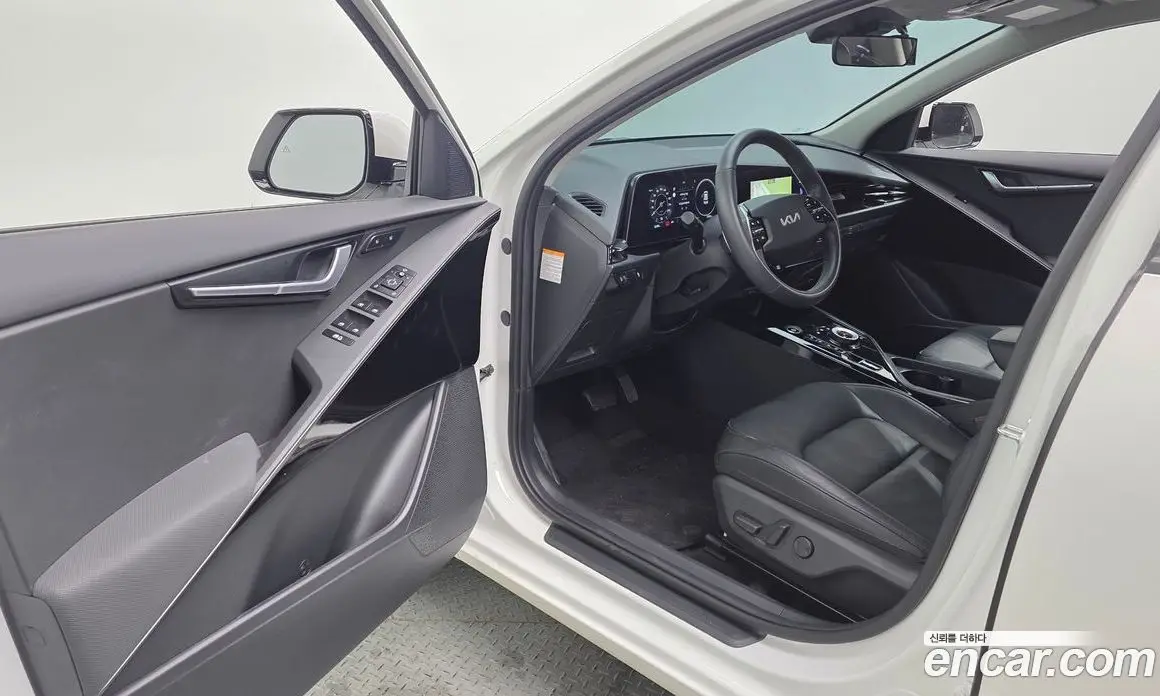 Kia Niro 2022 0.2 автомат (гидро), фото 13