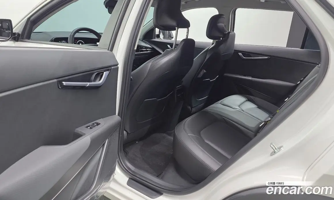 Kia Niro 2022 0.2 автомат (гидро), фото 18