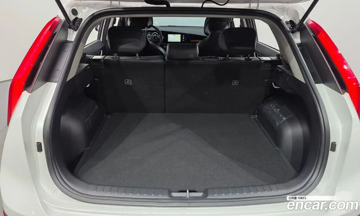 Kia Niro 2022 0.2 автомат (гидро), фото 22