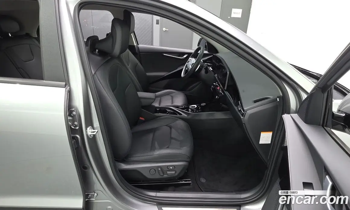 Kia Niro 2023 0.2 автомат (гидро), фото 12