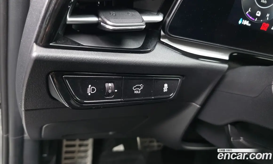 Kia Niro 2023 0.2 автомат (гидро), фото 13