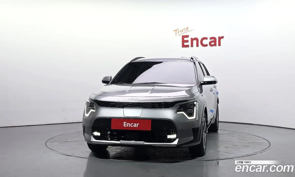 Kia Niro 2023 0.2 автомат (гидро), фото 3