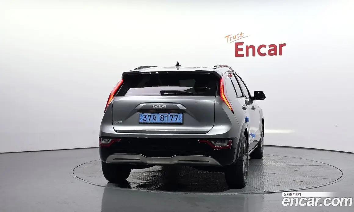 Kia Niro 2023 0.2 автомат (гидро), фото 4
