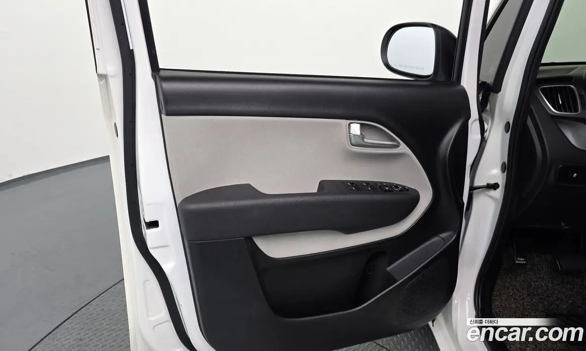Kia Ray 2021 1.0 автомат (гидро), фото 13