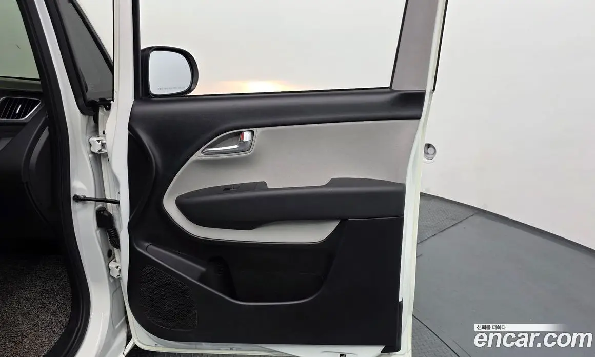 Kia Ray 2021 1.0 автомат (гидро), фото 14