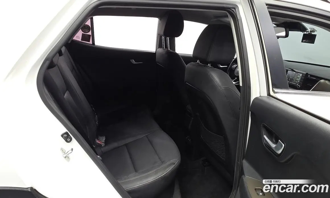 Kia Stonic 2019 1.4 автомат (гидро), фото 17