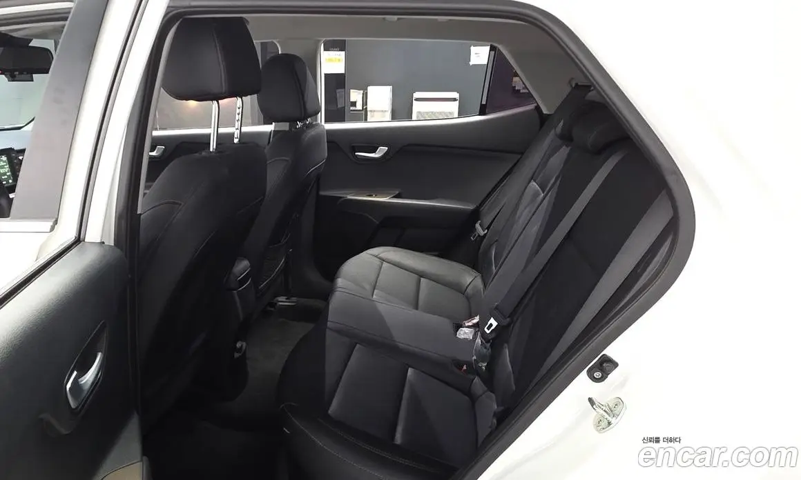 Kia Stonic 2019 1.4 автомат (гидро), фото 18