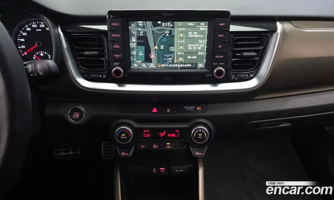 Kia Stonic 2019 1.4 автомат (гидро), фото 20