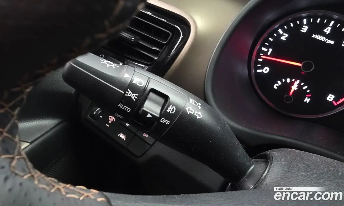 Kia Stonic 2019 1.4 автомат (гидро), фото 25
