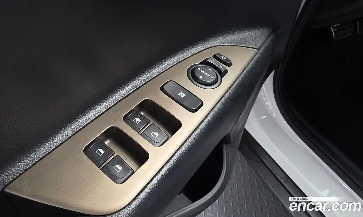 Kia Stonic 2019 1.4 автомат (гидро), фото 30