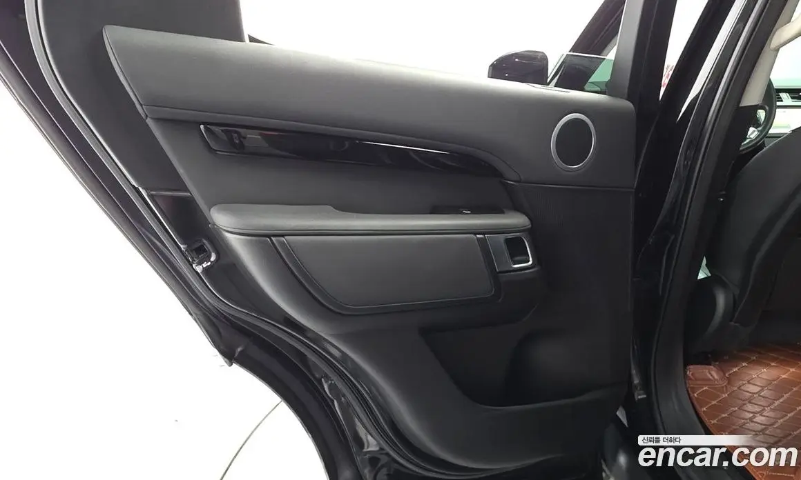 Land Rover Discovery 2019 3.0 автомат (гидро), фото 15