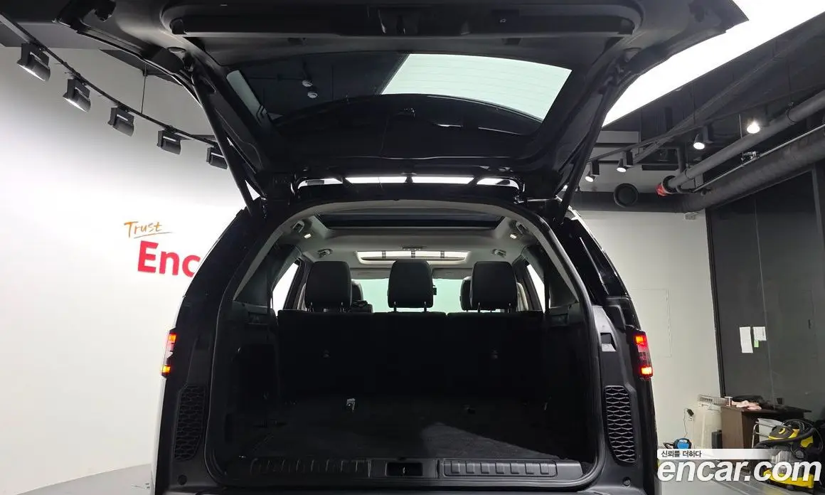 Land Rover Discovery 2019 3.0 автомат (гидро), фото 26