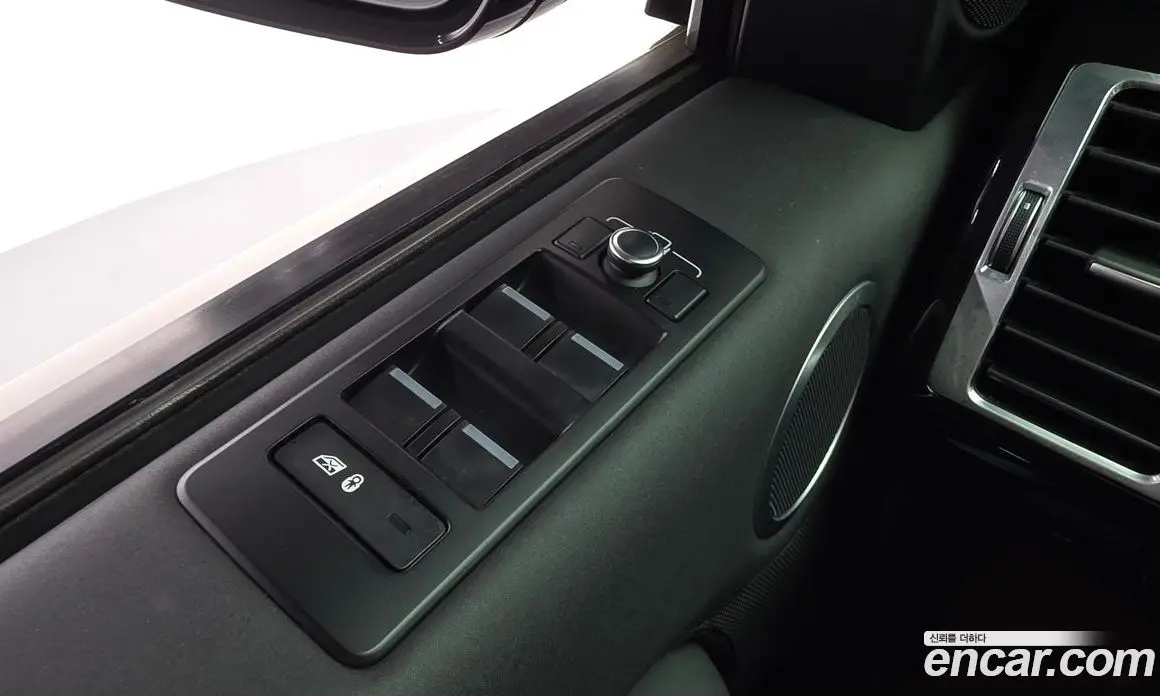 Land Rover Discovery 2019 3.0 автомат (гидро), фото 33