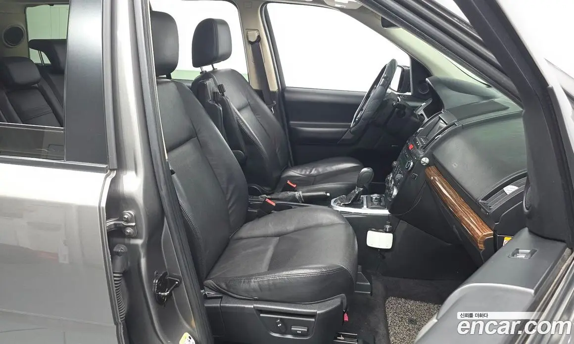 Land Rover Freelander 2009 2.2 автомат (гидро), фото 15