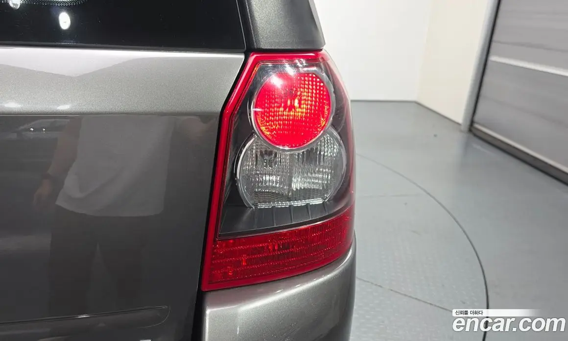 Land Rover Freelander 2009 2.2 автомат (гидро), фото 8