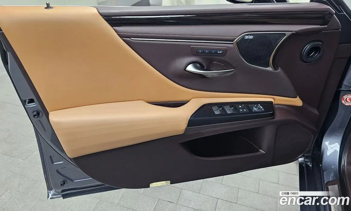 Lexus ES 2021 2.5 автомат (гидро), фото 13