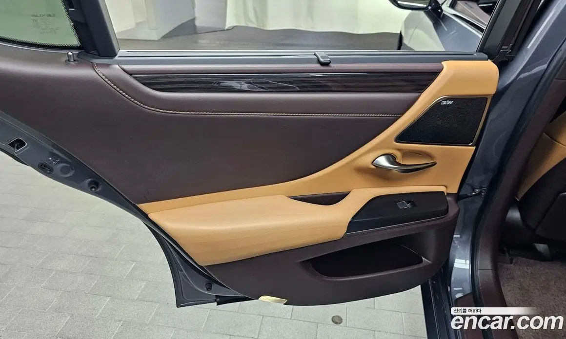 Lexus ES 2021 2.5 автомат (гидро), фото 14