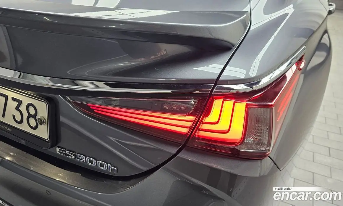 Lexus ES 2021 2.5 автомат (гидро), фото 8