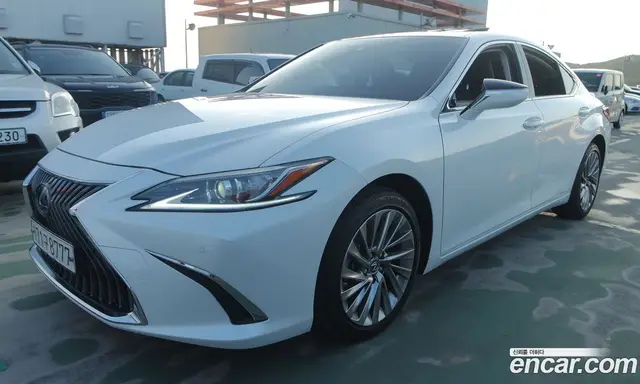 Lexus ES, 2021, 30 000 км