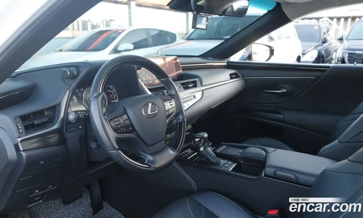 Lexus ES 2021 2.5 автомат (гидро), фото 18