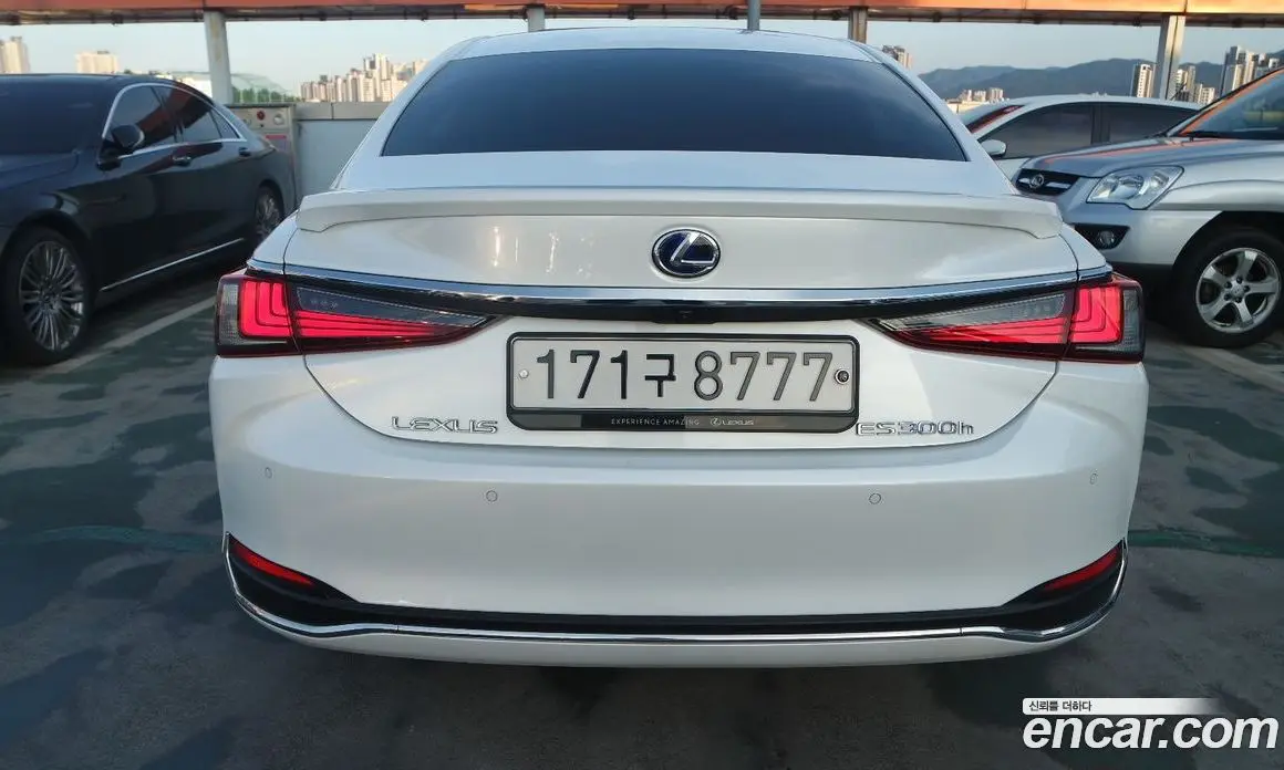 Lexus ES 2021 2.5 автомат (гидро), фото 4