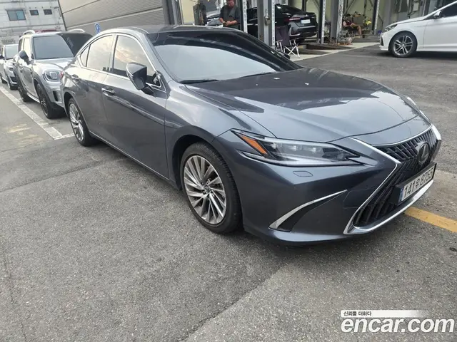 Lexus ES 2024 2.5 автомат (гидро), миниатюра 3