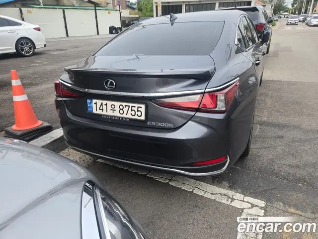 Lexus ES 2024 2.5 автомат (гидро), миниатюра 4