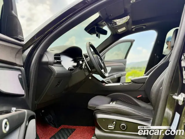 Maserati Grecale 2025 0.3 автомат (гидро), миниатюра 10