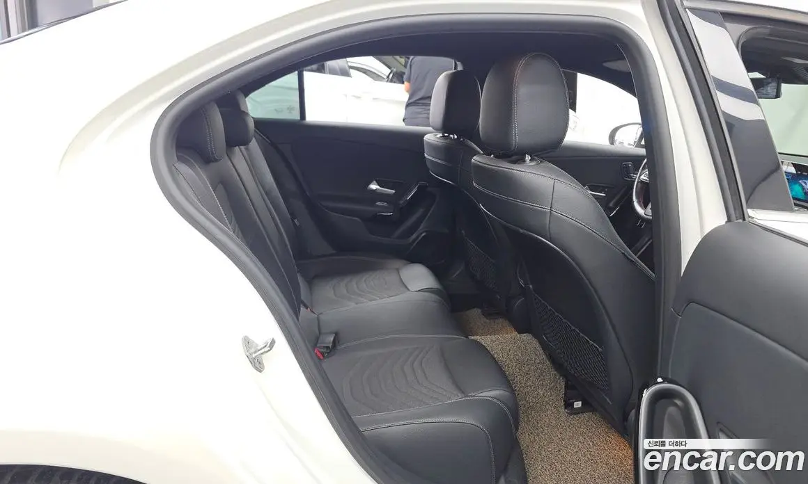 Mercedes-Benz A-Class 2020 2.0 автомат (гидро), фото 12
