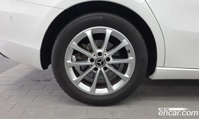 Mercedes-Benz A-Class 2020 2.0 автомат (гидро), миниатюра 5