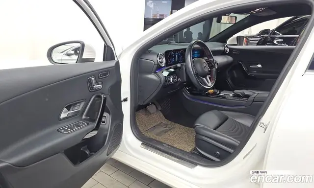 Mercedes-Benz A-Class 2020 2.0 автомат (гидро), миниатюра 10