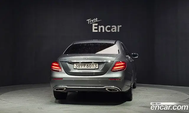 Mercedes-Benz E-Class 2017 2.0 автомат (гидро), миниатюра 4
