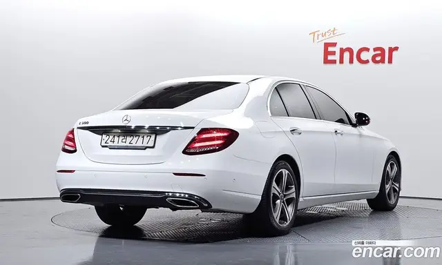 Mercedes-Benz E-Class 2019 2.0 автомат (гидро), миниатюра 2