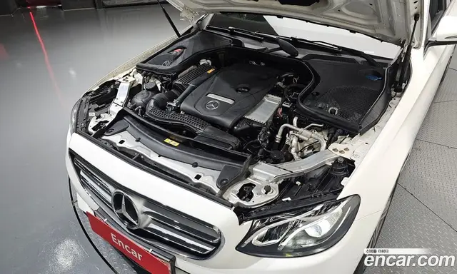 Mercedes-Benz E-Class 2019 2.0 автомат (гидро), миниатюра 6