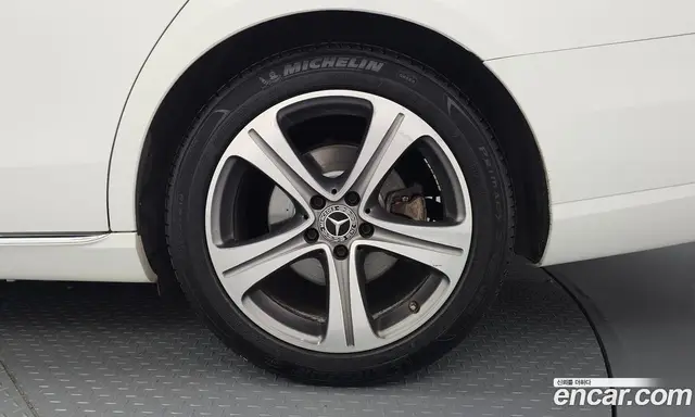 Mercedes-Benz E-Class 2019 2.0 автомат (гидро), миниатюра 7
