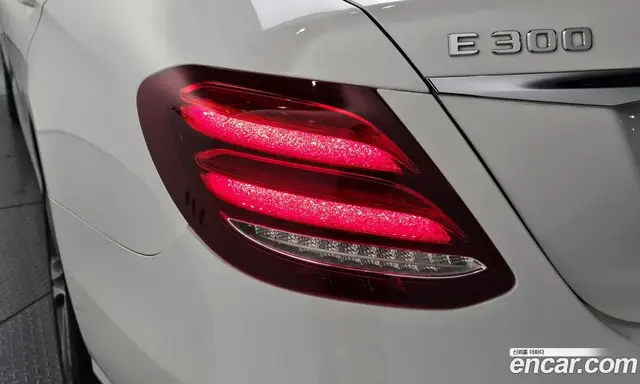 Mercedes-Benz E-Class 2019 2.0 автомат (гидро), миниатюра 9
