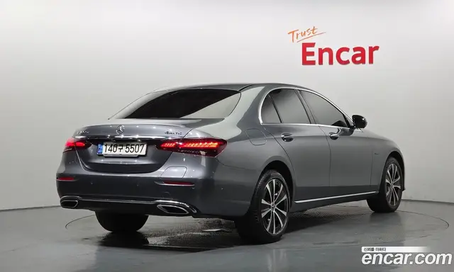 Mercedes-Benz E-Class 2021 2.0 автомат (гидро), миниатюра 2