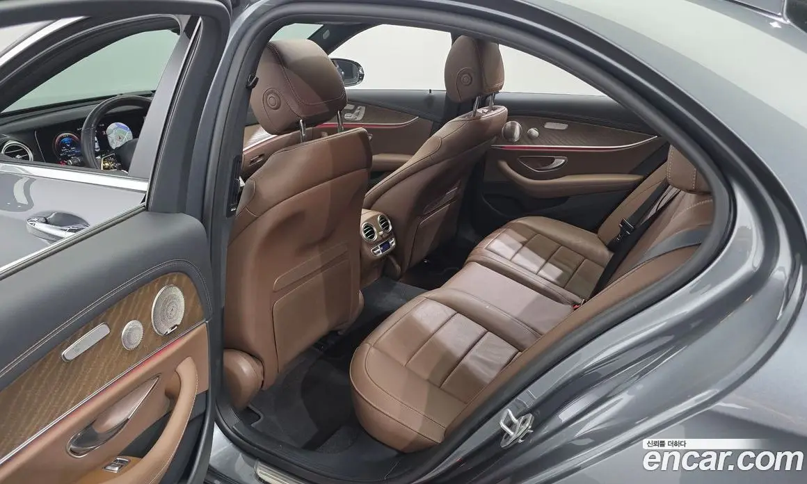 Mercedes-Benz E-Class 2021 2.0 автомат (гидро), фото 16