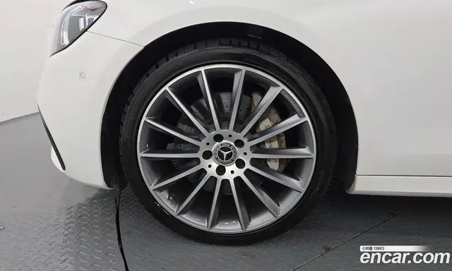 Mercedes-Benz E-Class 2021 2.0 автомат (гидро), миниатюра 5