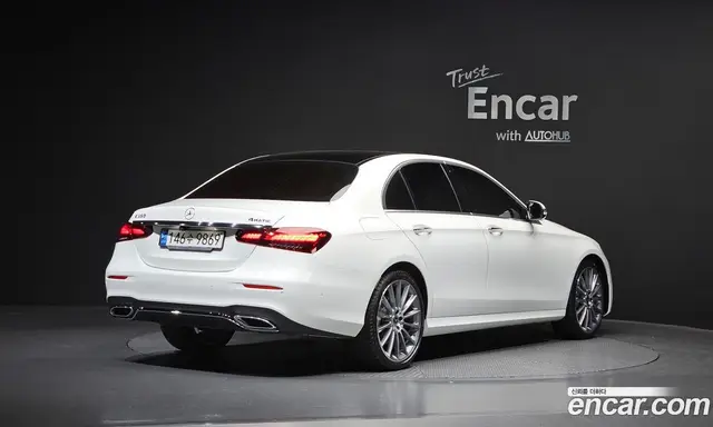Mercedes-Benz E-Class 2021 2.0 автомат (гидро), миниатюра 2