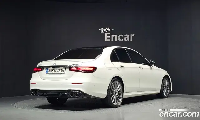 Mercedes-Benz E-Class 2022 2.0 автомат (гидро), миниатюра 2