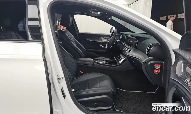 Mercedes-Benz E-Class 2022 2.0 автомат (гидро), миниатюра 11